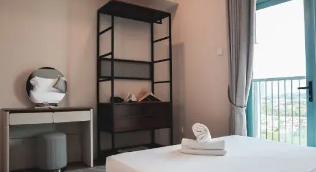 Люкс c 1 комнатой с балконом Homesuite Home at Bay Suites