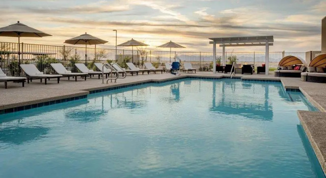 Четырёхместный номер Standard Marriott Phoenix Chandler