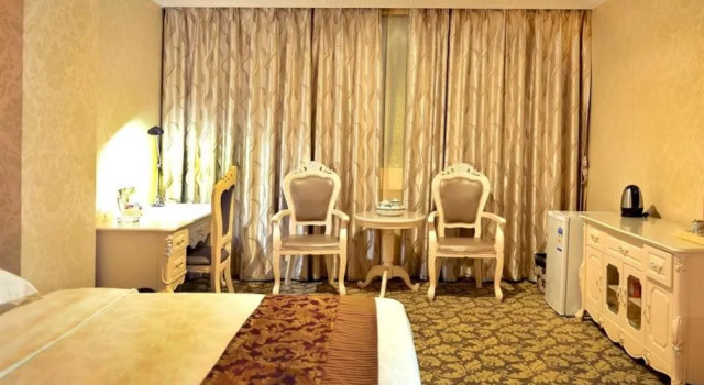 Zhuhai Beijing Hotel, Rezerwuj Hotel Hotele w Zhuhai z parkingiem, Parking