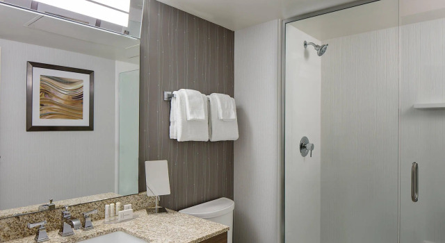 Четырёхместный номер Standard Courtyard Grand Rapids Downtown
