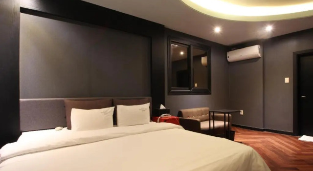 French Code Hotel