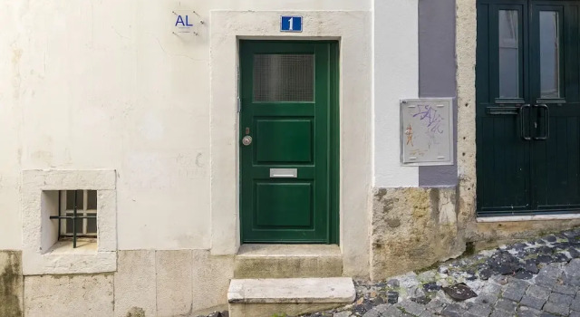 WHome Central Alfama Hideaway perfect to explore Lisbon, Забронировать Апартаменты/квартира Отели Лиссабона с парковкой, рядом с Money Museum, Парковка