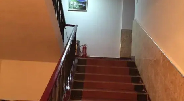 Xinyang Blue Moon Hotel