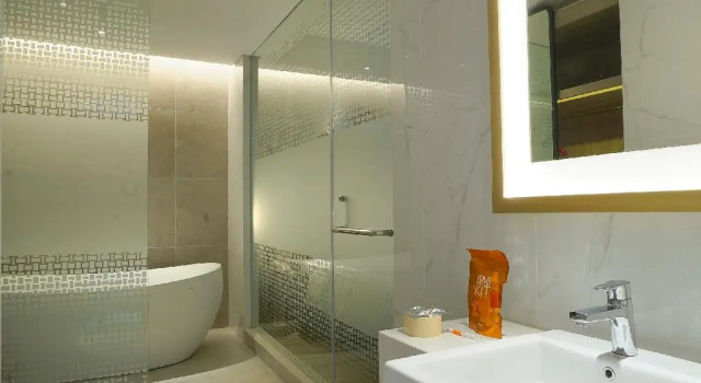 Люкс HARRIS Suites Puri Mansion Jakarta