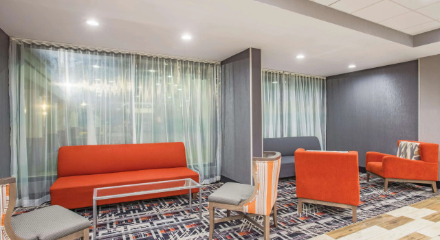 La Quinta Inn & Suites by Wyndham DC Metro Capital Beltway