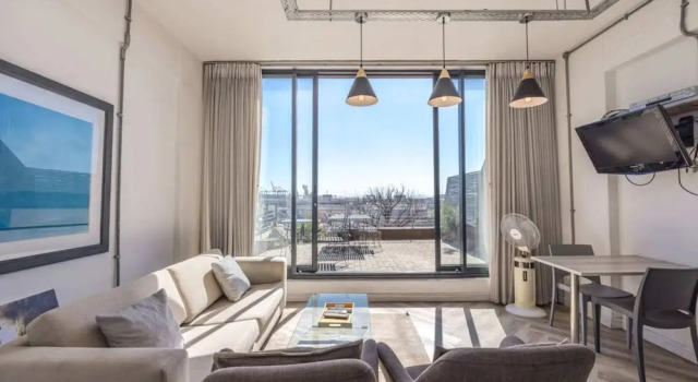Homely Studio Apartment in Cape Town, Забронировать Апартаменты/квартира Отели Cape Peninsula с парковкой, Парковка