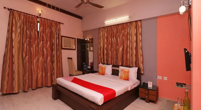 OYO 11920 Rishta Inn