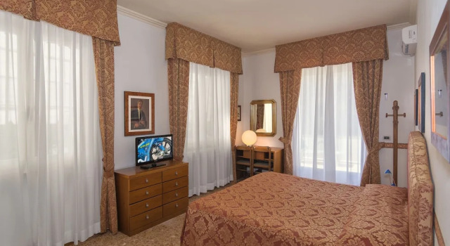Люкс с балконом Hotel Verdemare