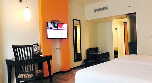Superior room Mercure Surabaya Grand Miram
