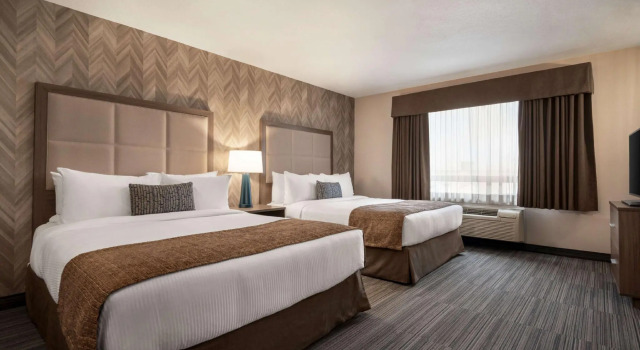Четырёхместный номер Standard Canalta Hotel Airdrie