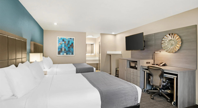 Четырёхместный номер Standard Best Western Big Country Inn