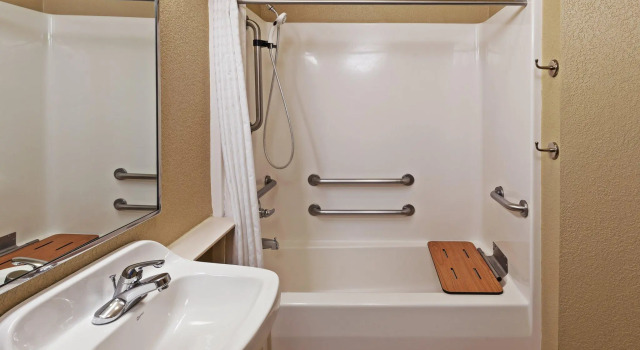 Двухместный люкс Candlewood Suites St. Robert by IHG