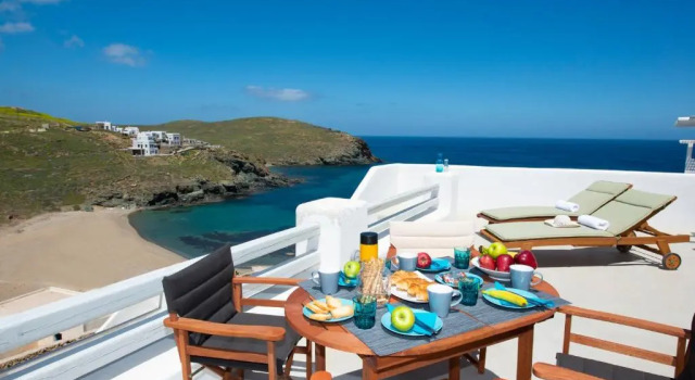 Апартаменты Superior Beachfront Apartment 2 with view to the Aegean Sea