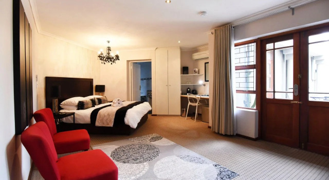 Feathers Boutique Hotel