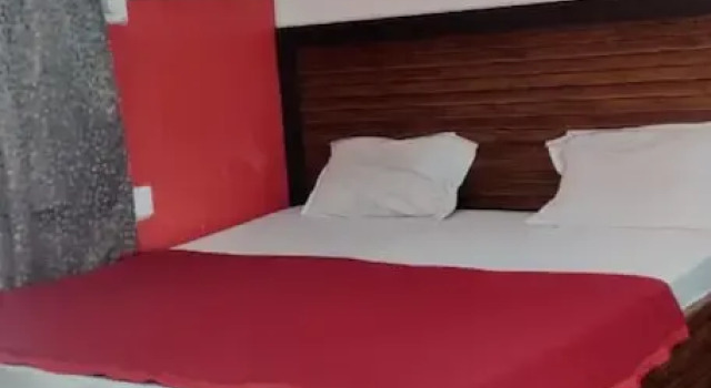 Номер Deluxe Goroomgo Senorita inn Puri