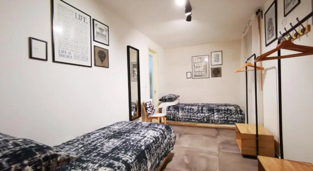 The Black Dog House, Rezervați Hotel Valenzano Bari Province