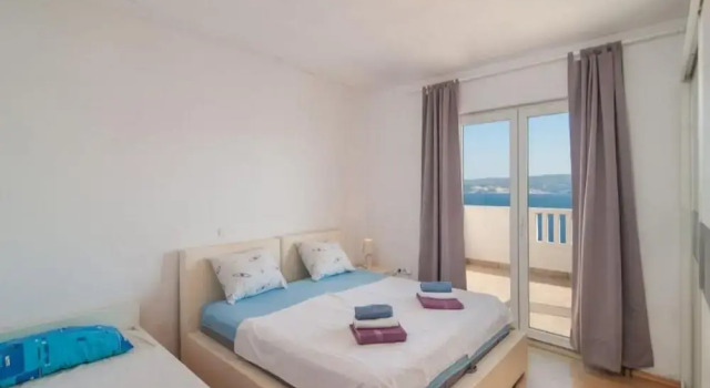 Apartment Stipic Omis - Three Bedroom Apartment With Terrace, Забронировать Апартаменты/квартира Апартаменты Омиш, рядом с Пляж Мала Лука, Апартаменты/квартира