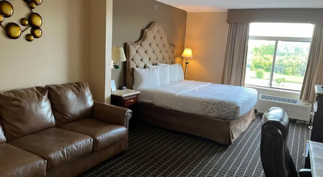 Люкс c 1 комнатой Comfort Inn & Suites Madison East Interstate I-90