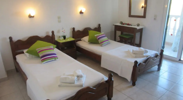 Aris Paschalia Studios, Prenota Hotel Agios Georgios Epiro