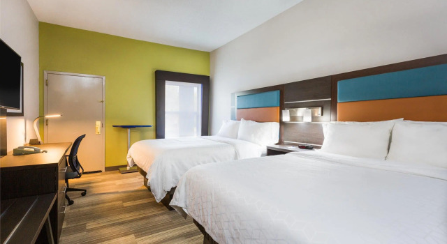 Четырёхместный номер Standard Holiday Inn Express - Plymouth by IHG