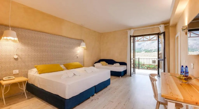Трёхместный номер Superior с частичным видом на море Phi Hotel La Tonnara di Bonagia