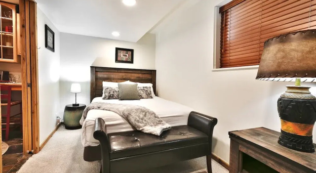 Woodside 11 1 Bedroom Condo by RedAwning