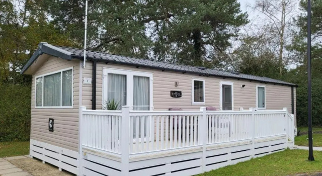 5 Geranium, Holiday Home in Oakdene Forest Park, Rezervasyon Otel Ferndown otoparklı oteller, Otopark