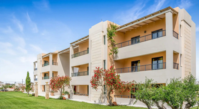 Golden Bay Apartments – Garden Haven