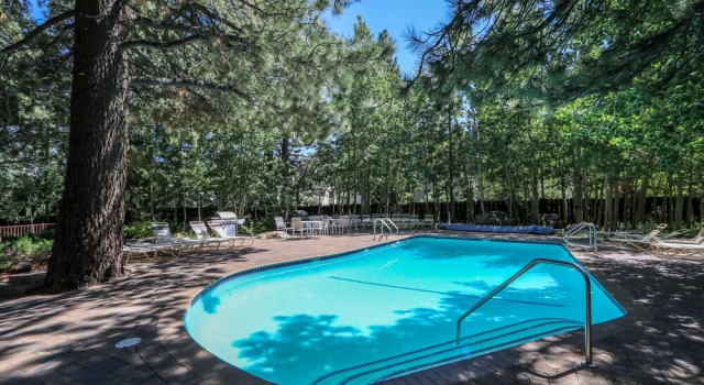Номер Standard Chateau de Montagne 42 Spacious and Updated Family Townhome with Private Washer Dryer and Great Complex Amenities by RedAwning