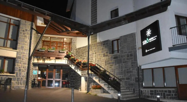 Hotel Apartamentos Isaba, Rezervovat Hotel Hotely v Navarra s bazénem, Bazén