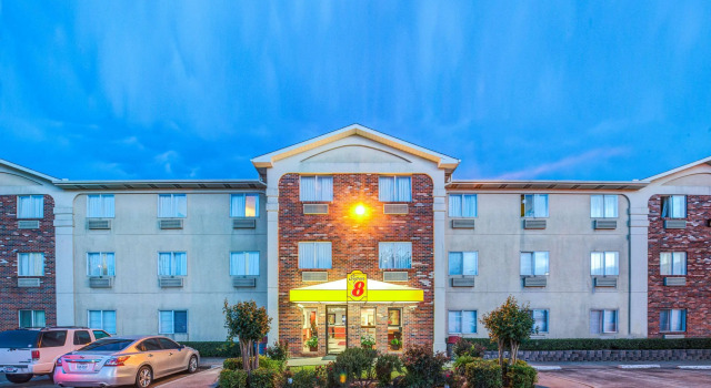 Super 8 by Wyndham McKinney/Plano Area