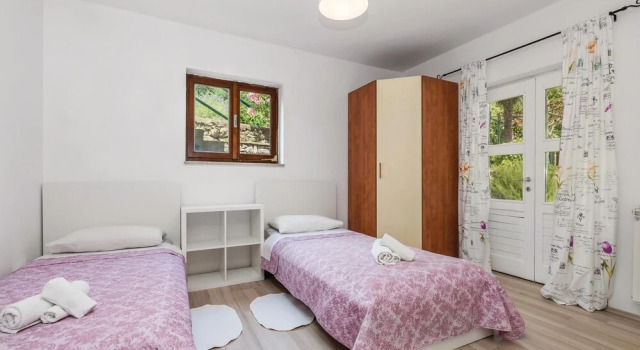 Awesome Home in Matulji with Hot Tub, WiFi & 2 Bedrooms
