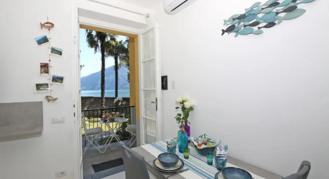 Apartment A lago, private beach and parking, Rezervasyon Daire Limonta Lombardiya