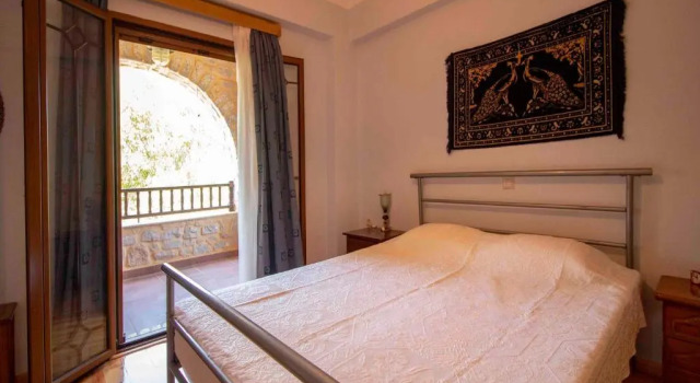 Laconian Collection #Karvela's stone house#, Book Hotel Karvelás Lakonia