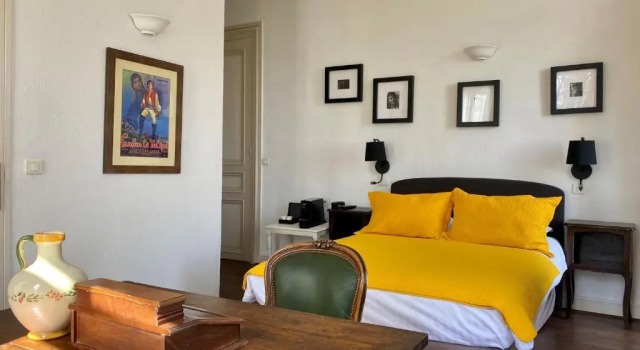 Номер Deluxe Logis Hôtel La Bellaudière