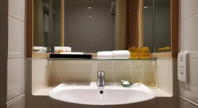 Люкс Deluxe с 2 комнатами Ramada Hong Kong Grand View