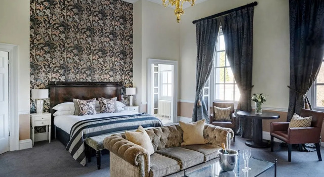 Полулюкс Buxted Park Hotel