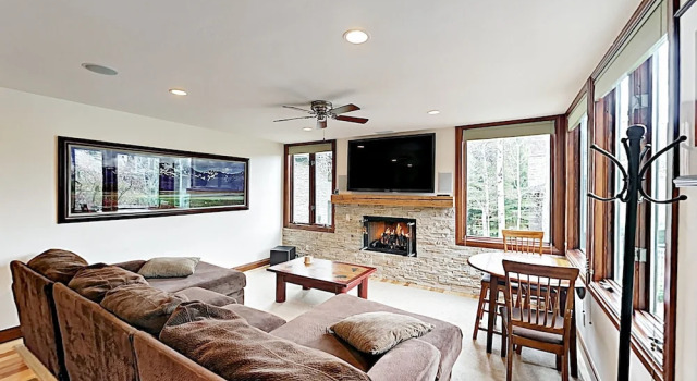 135 Aspen - 3 Br Townhouse