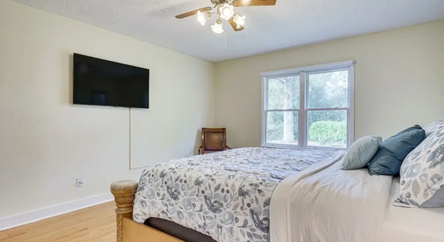 Коттедж с 3 комнатами Secluded Mount Pleasant Home - 6 Mi to Beaches!