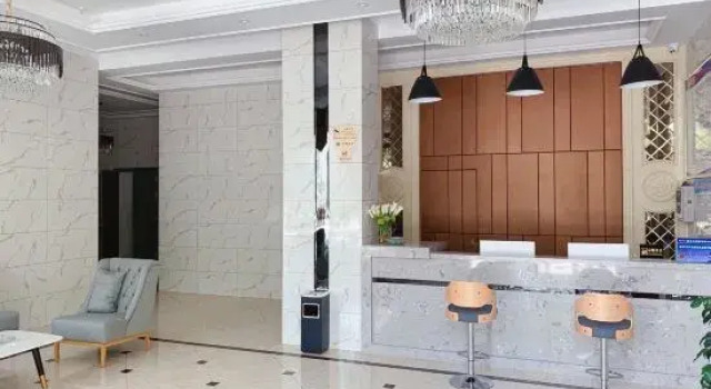 Fangxian Rich Hotel, Prenota Hotel Hotel a Hubei con parcheggio, Parcheggio