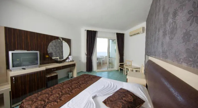 Двухместный номер Standard с балконом Alanya First Class Hotel