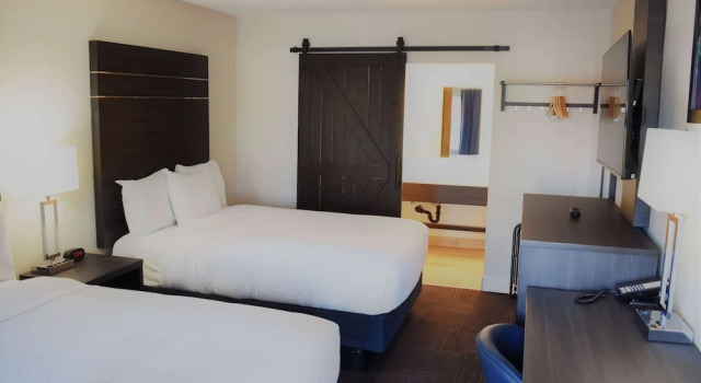 Четырёхместный номер Standard Travelodge by Wyndham Santa Rosa Wine Country