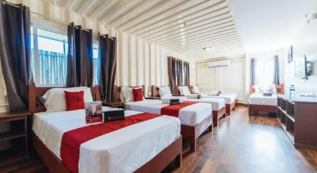 RedDoorz Plus near Puerto Princesa City Hall, Prenota Hotel Santa Monica Palawan