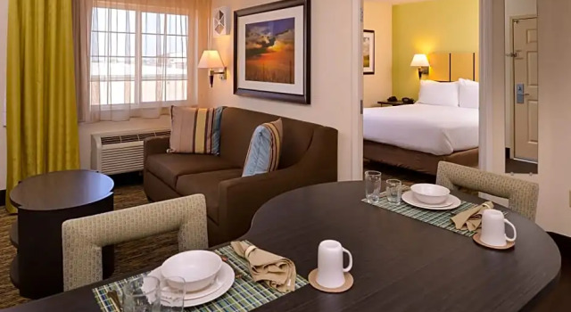 Двухместный люкс c 1 комнатой Candlewood Suites Bloomington-Normal