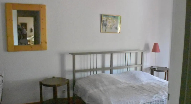 Petit mas au paradis avec piscine pour 6 personnes, Забронировать Отель Отели Ла-Лонд-ле-Мор с парковкой, рядом с Поле для гольфа Valcros, Парковка