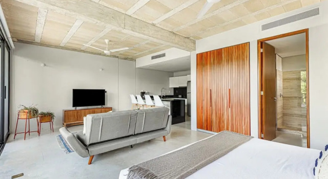 Семейные апартаменты с балконом и с видом на город Lofts with pool