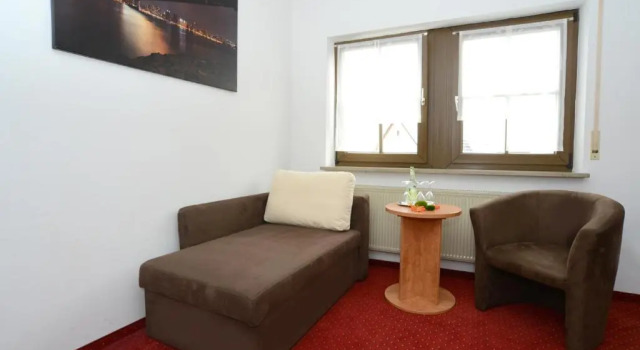 Hotel & Restaurant Jägerhof, Rezervați Hotel Buechenbach Roth