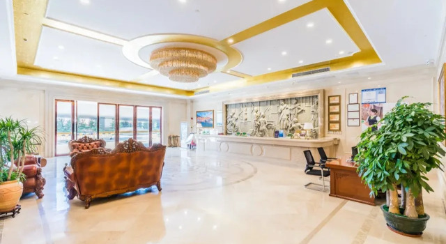 Vienna International Hotel ( Shunde Jun'anBiguiyuan Golf Club）, Rezerwuj Hotel Tanie hotele w Foshan Area