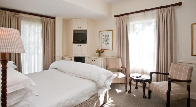 Двухместный номер Deluxe Queens Hotel by BON Hotels