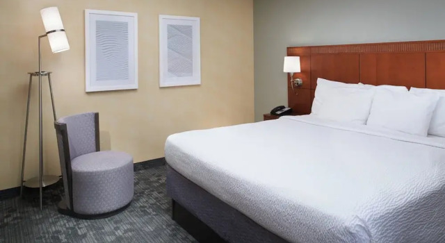 Люкс Courtyard by Marriott Rockford